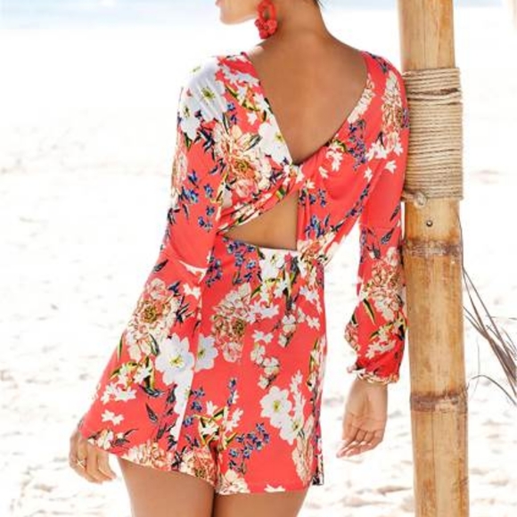 Twist Back Floral Romper - Picture 2 of 8